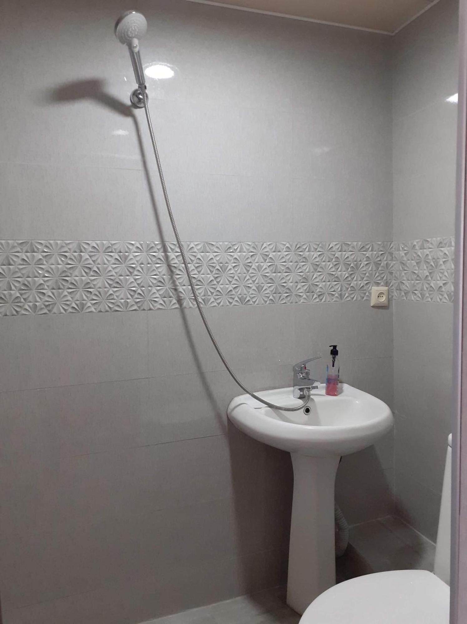 The White House Hotel Kazbegi Ruang foto